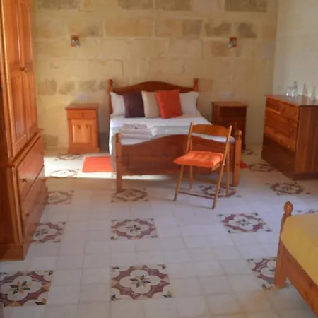 Taljola * Għarb